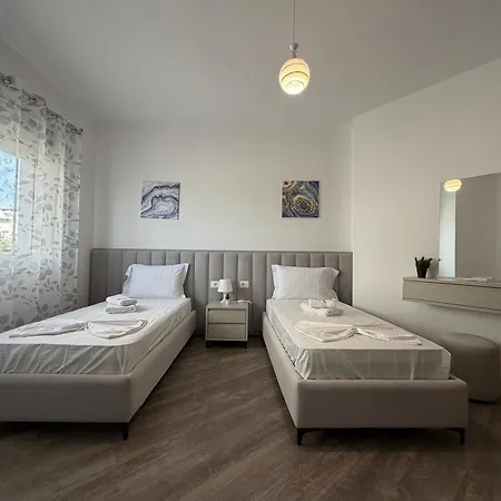 Belleview 11 *